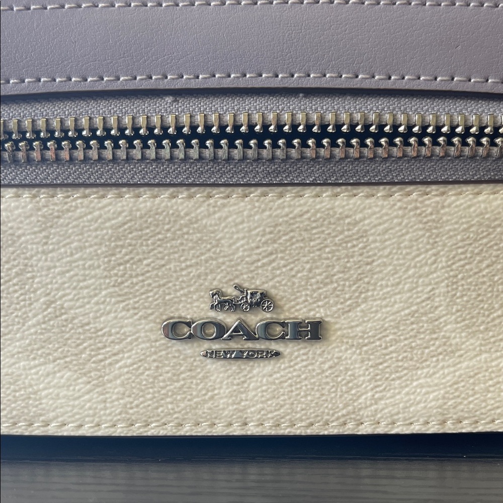 Coach | Train Case Crossbody in Signature Canvas - Picture 2 of 12